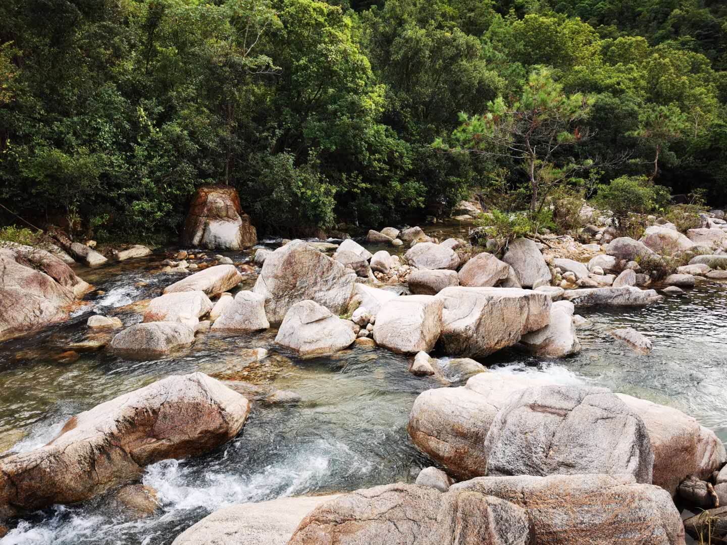 北峰山溯溪探险